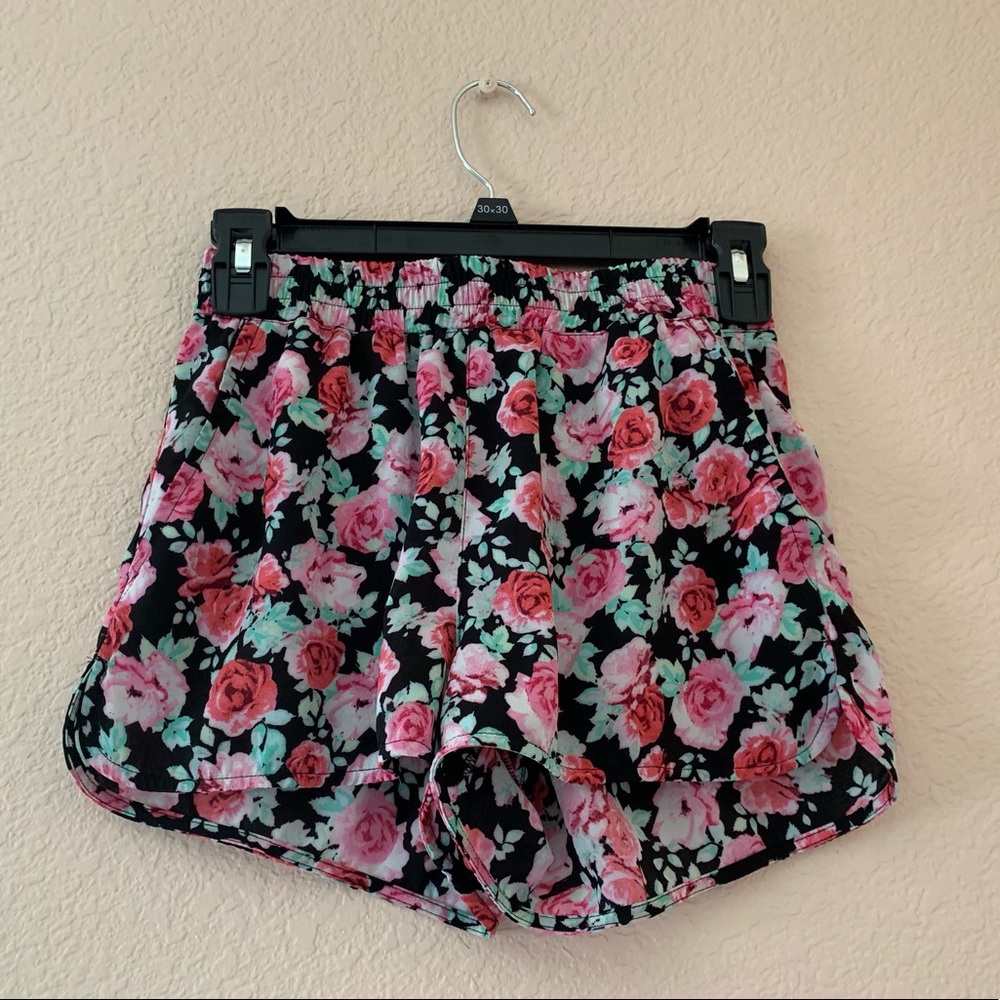 Floral shorts with pockets